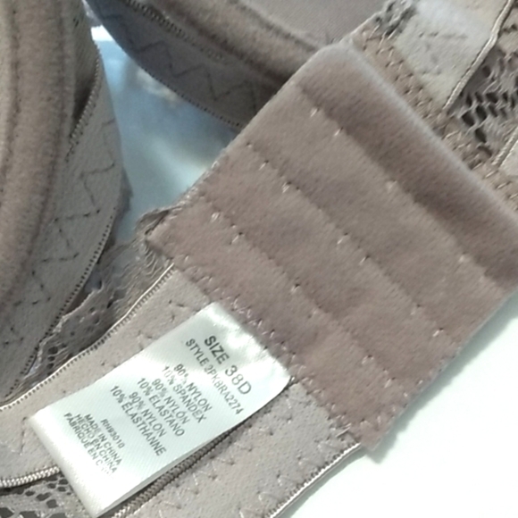 128 LADY PRINCESS PLUNGE V-NECK LACE & SATIN FULL FIGURE BRA SIZE 38-D NWT - Picture 10 of 10